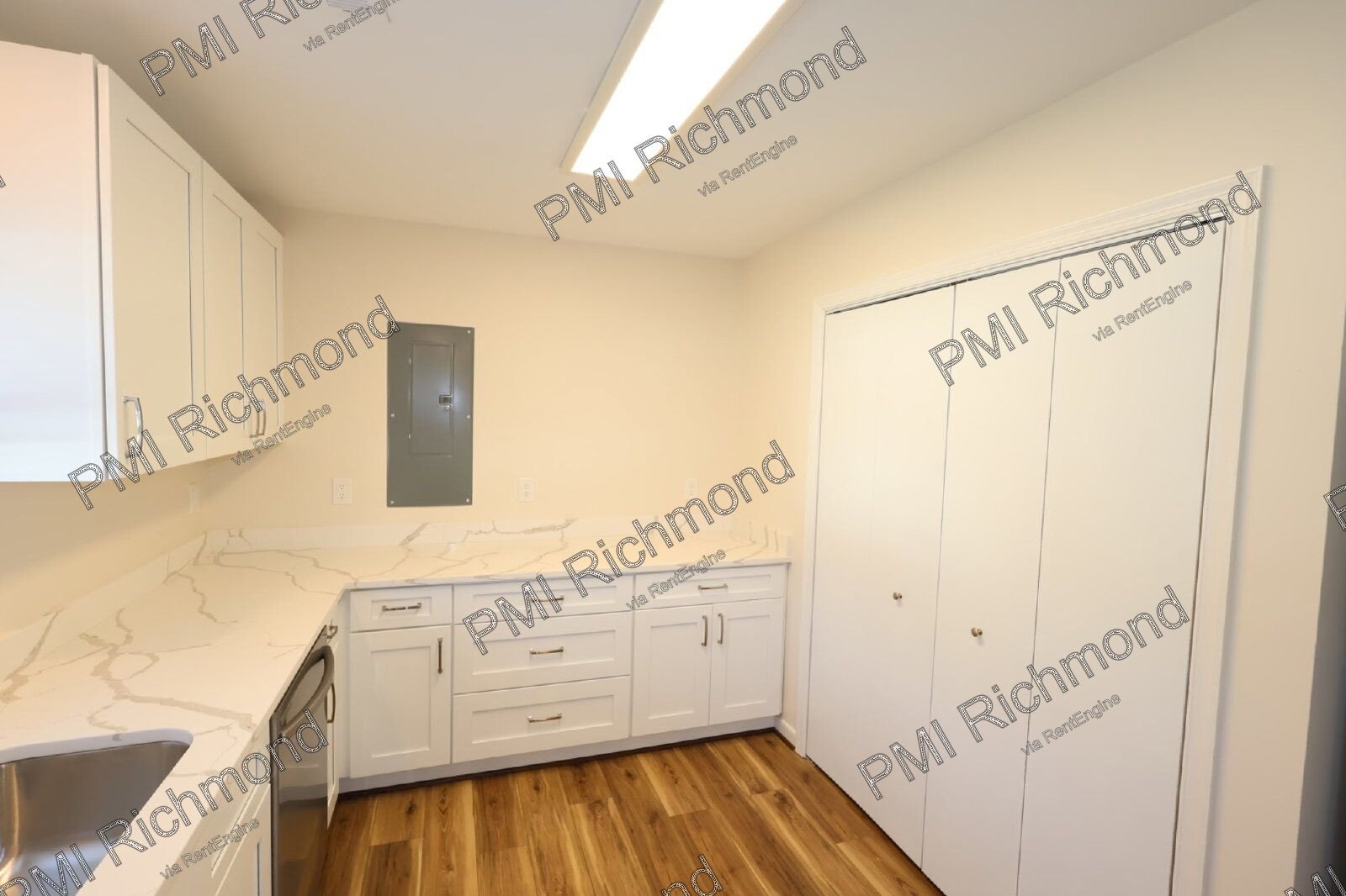 Modern & Beautiful 3-Bedroom Home with Spacious Layout in Chesterfield! property image