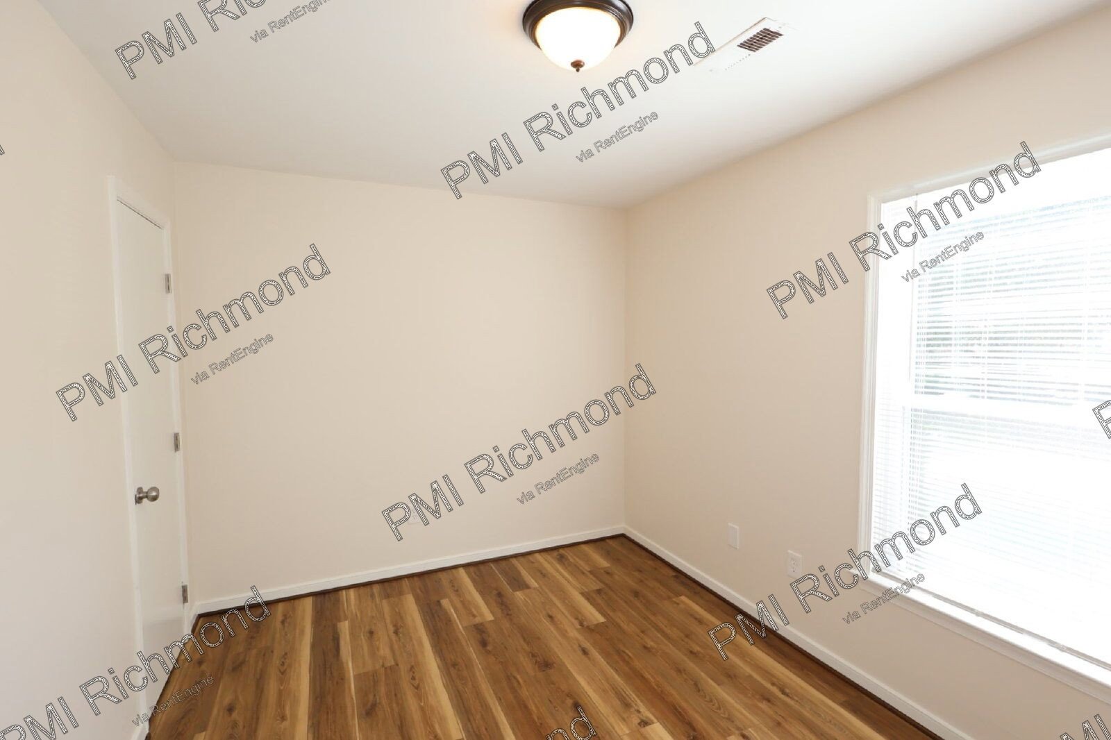 Modern & Beautiful 3-Bedroom Home with Spacious Layout in Chesterfield! property image