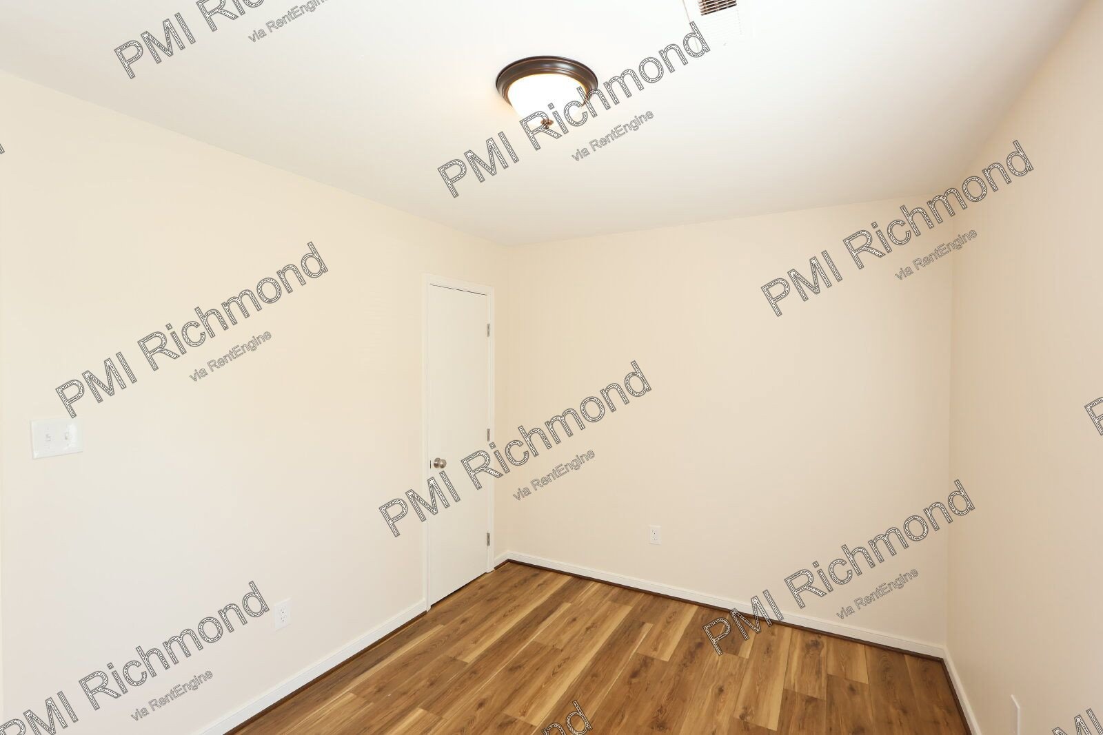 Modern & Beautiful 3-Bedroom Home with Spacious Layout in Chesterfield! property image