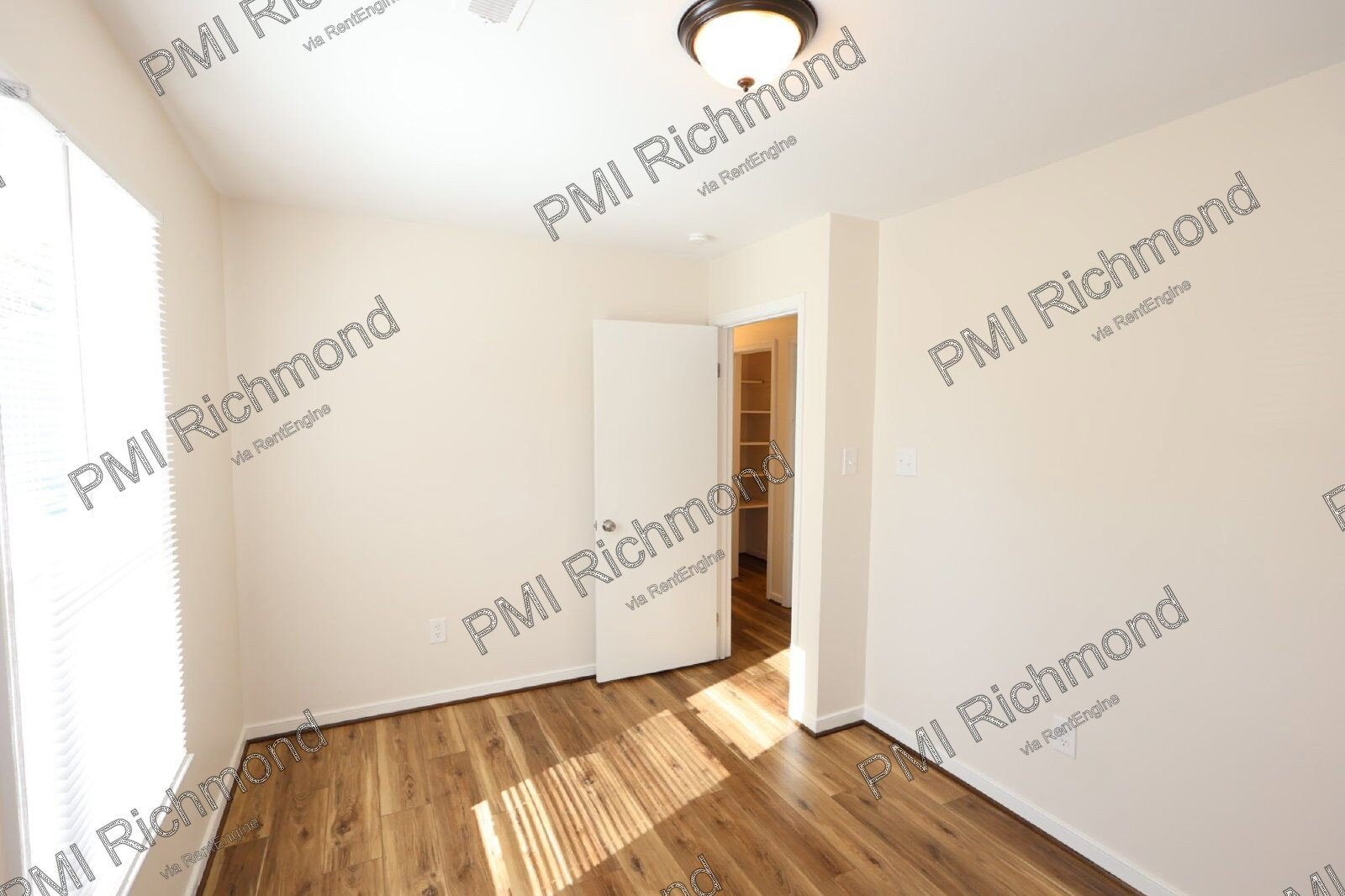 Modern & Beautiful 3-Bedroom Home with Spacious Layout in Chesterfield! property image
