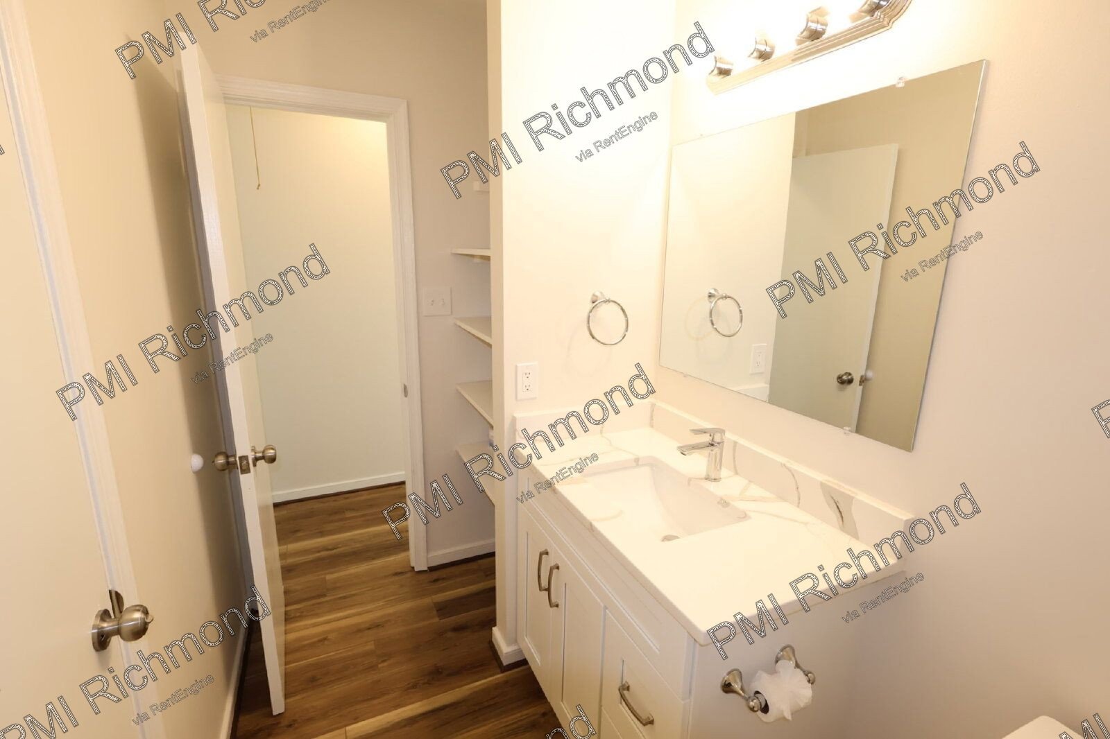 Modern & Beautiful 3-Bedroom Home with Spacious Layout in Chesterfield! property image