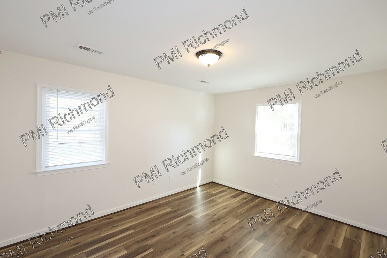 Modern & Beautiful 3-Bedroom Home with Spacious Layout in Chesterfield! property image