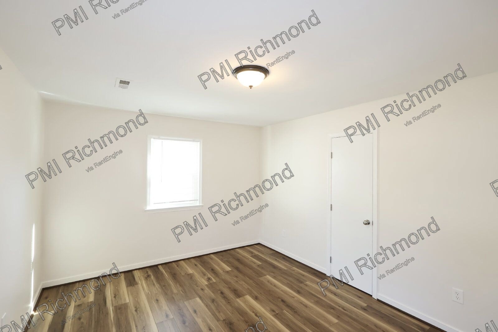 Modern & Beautiful 3-Bedroom Home with Spacious Layout in Chesterfield! property image
