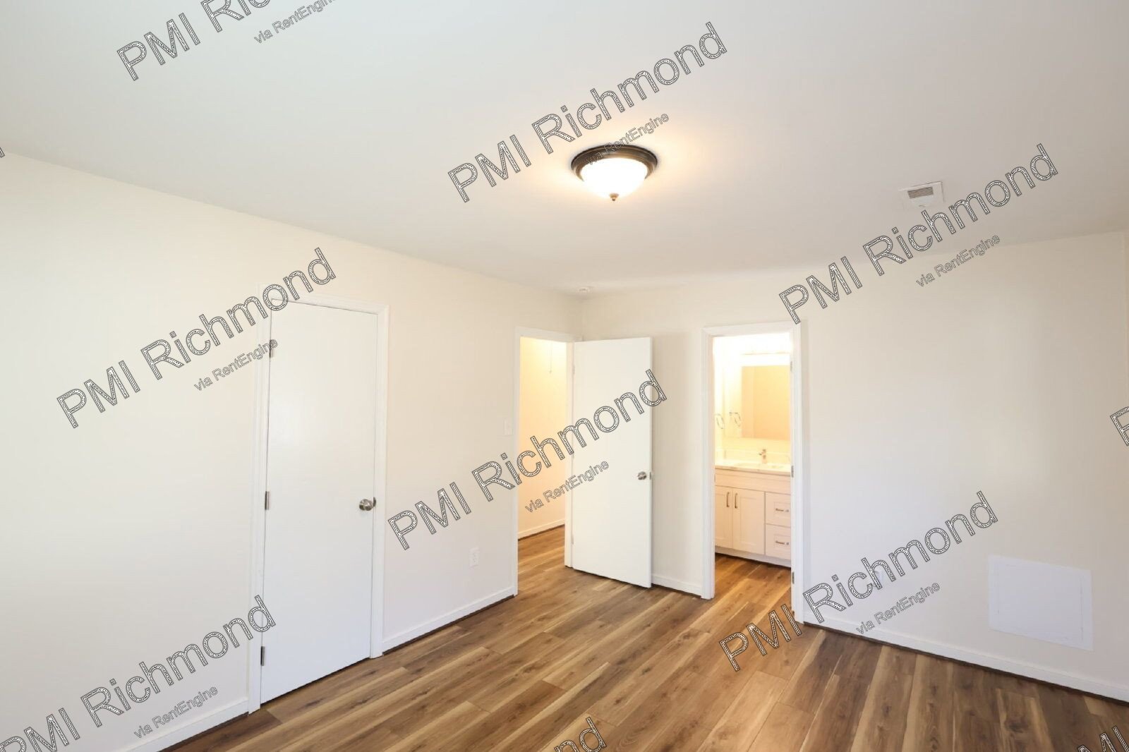 Modern & Beautiful 3-Bedroom Home with Spacious Layout in Chesterfield! property image
