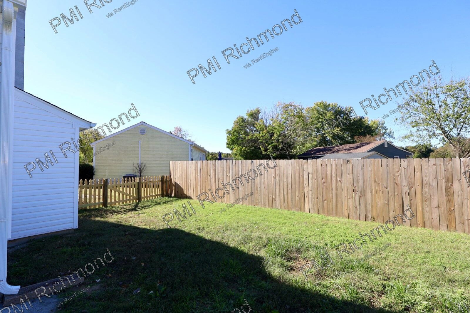 Modern & Beautiful 3-Bedroom Home with Spacious Layout in Chesterfield! property image