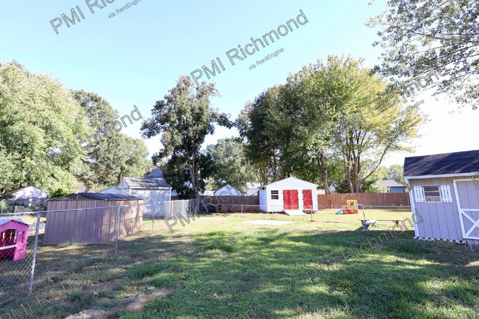 Modern & Beautiful 3-Bedroom Home with Spacious Layout in Chesterfield! property image