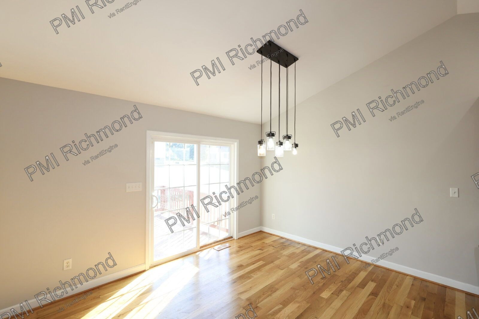 Beautiful 3-Bed Single Family Home in Colonial Heights! property image