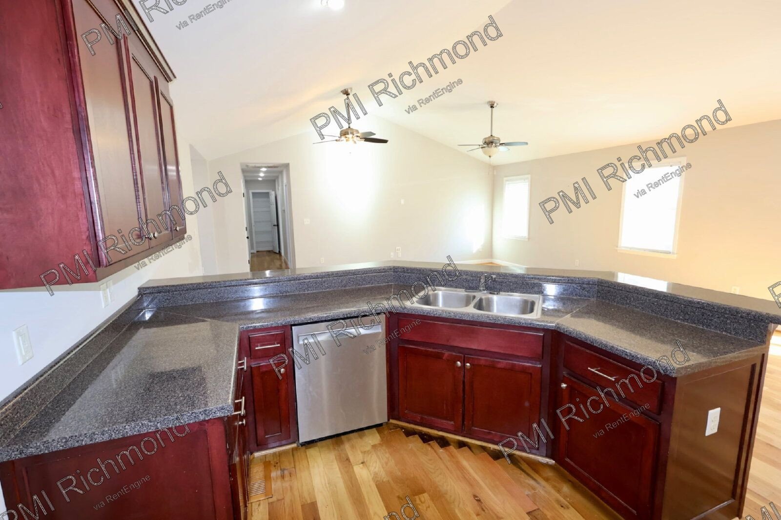 Beautiful 3-Bed Single Family Home in Colonial Heights! property image