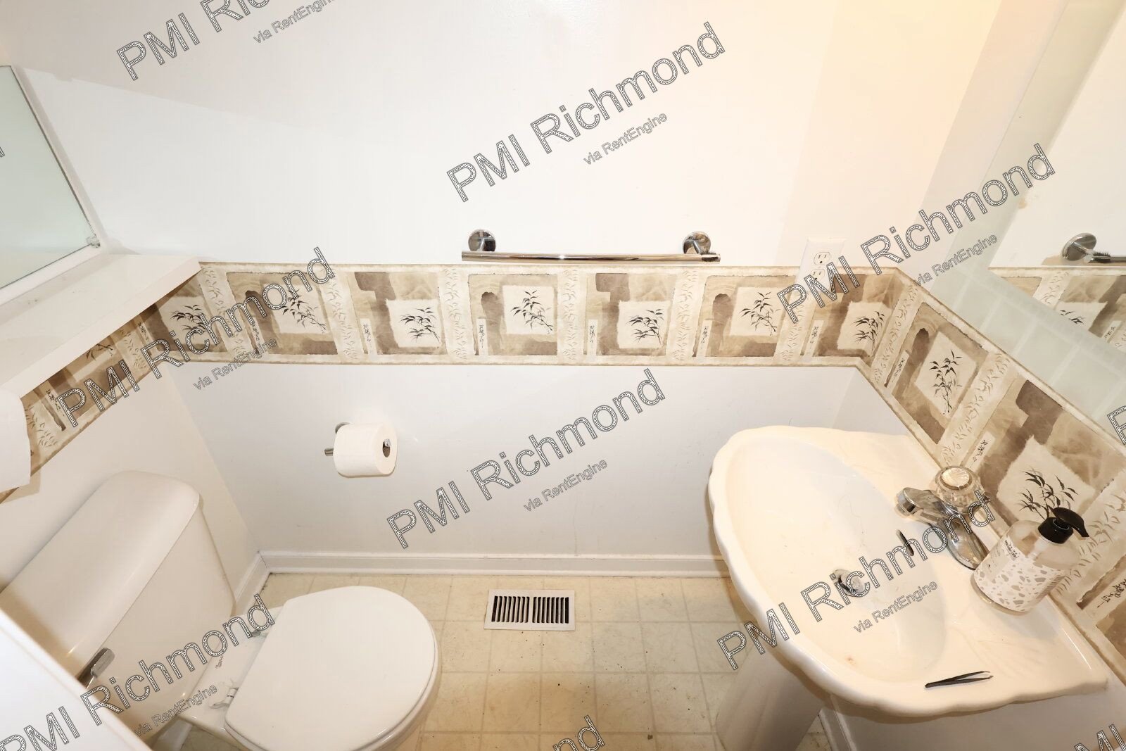 Cute & Cozy 4-Bed Haven in Chesterfield! property image