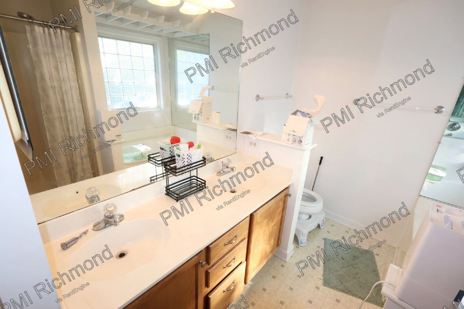 Cute & Cozy 4-Bed Haven in Chesterfield! property image
