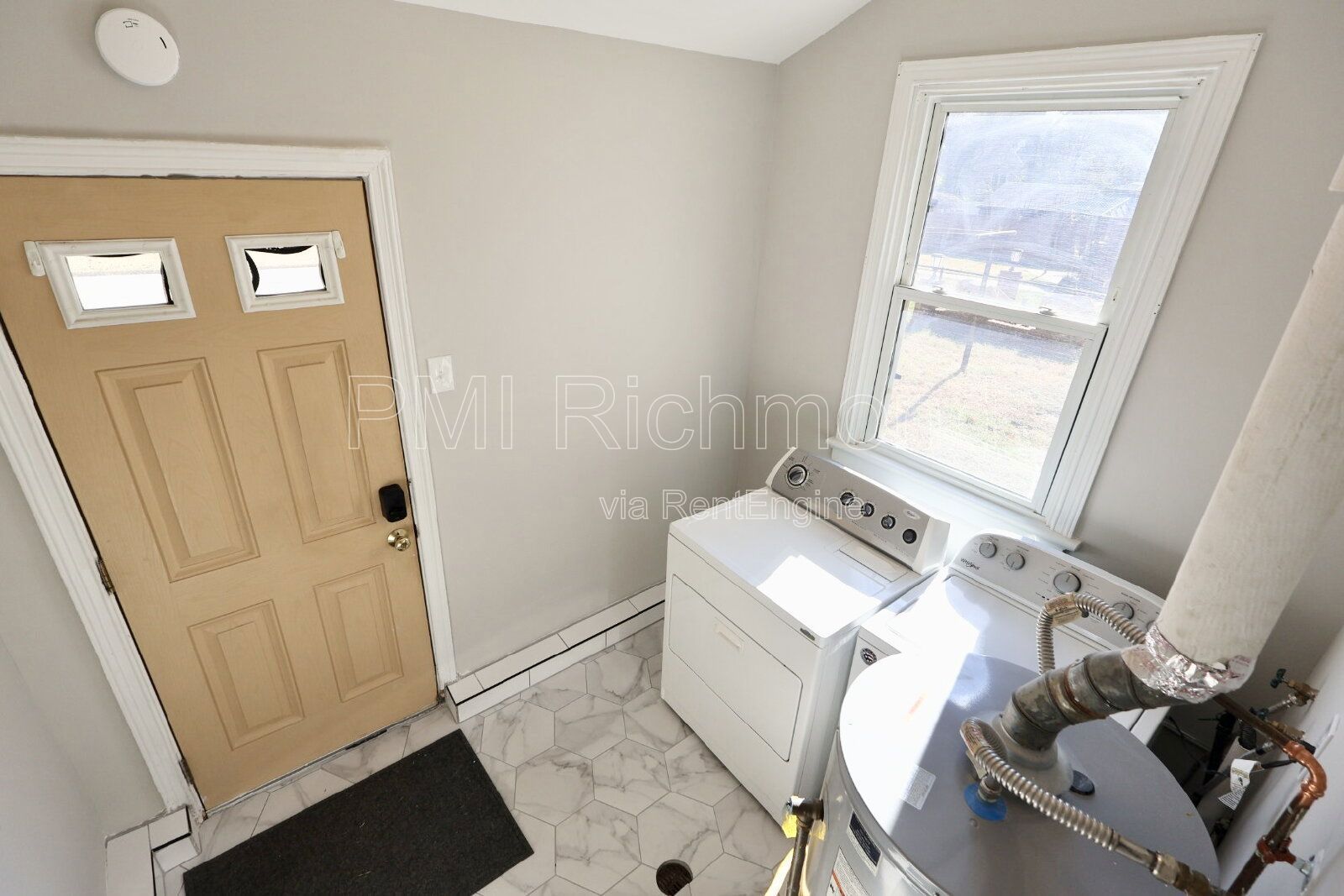 Richmond 3Bed Home with Beautiful Hardwood Floors! property image