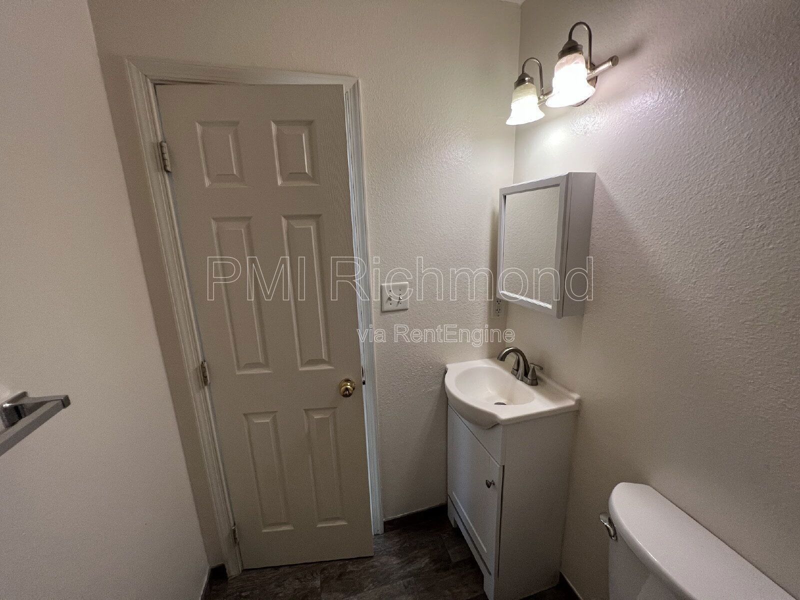 Beautiful 2-Bedroom Unit in The Villas Of Oakwood! property image