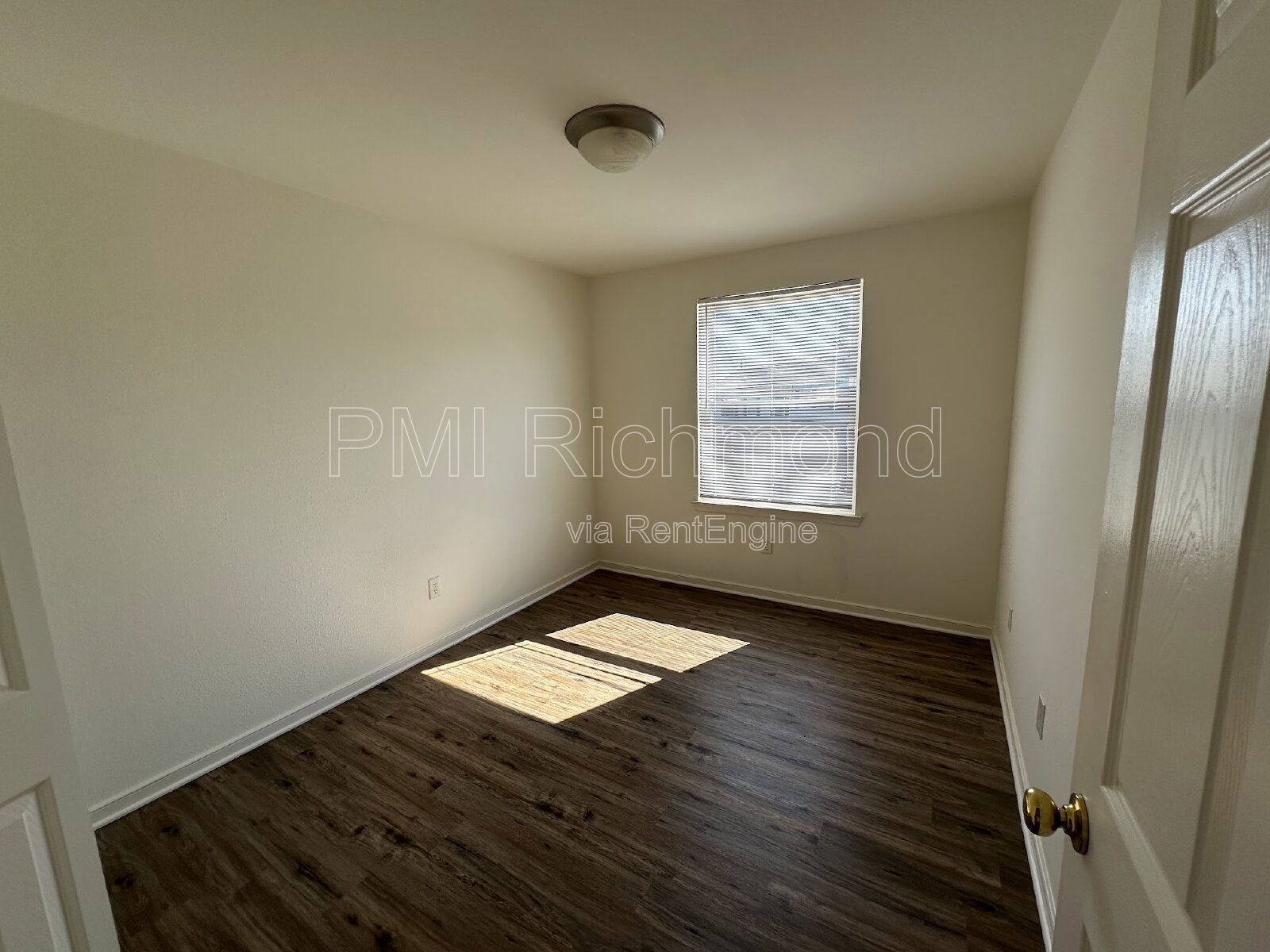 Beautiful 2-Bedroom Unit in The Villas Of Oakwood! property image