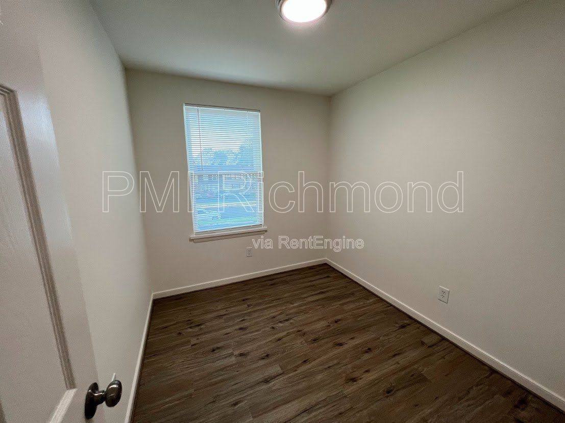 Gorgeous 3-Bedroom Townhouse in Highland Springs - Don't Miss It! property image