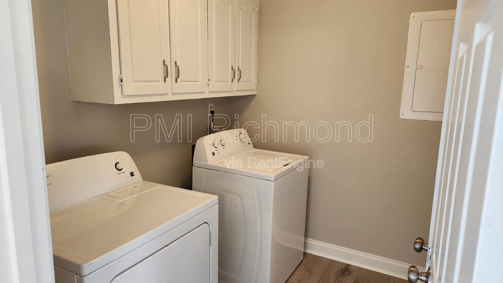 Enjoy this Spacious 4 Bed, 2.5 Bath Home in the Fernbrook Subdivision of North Chesterfield! property image