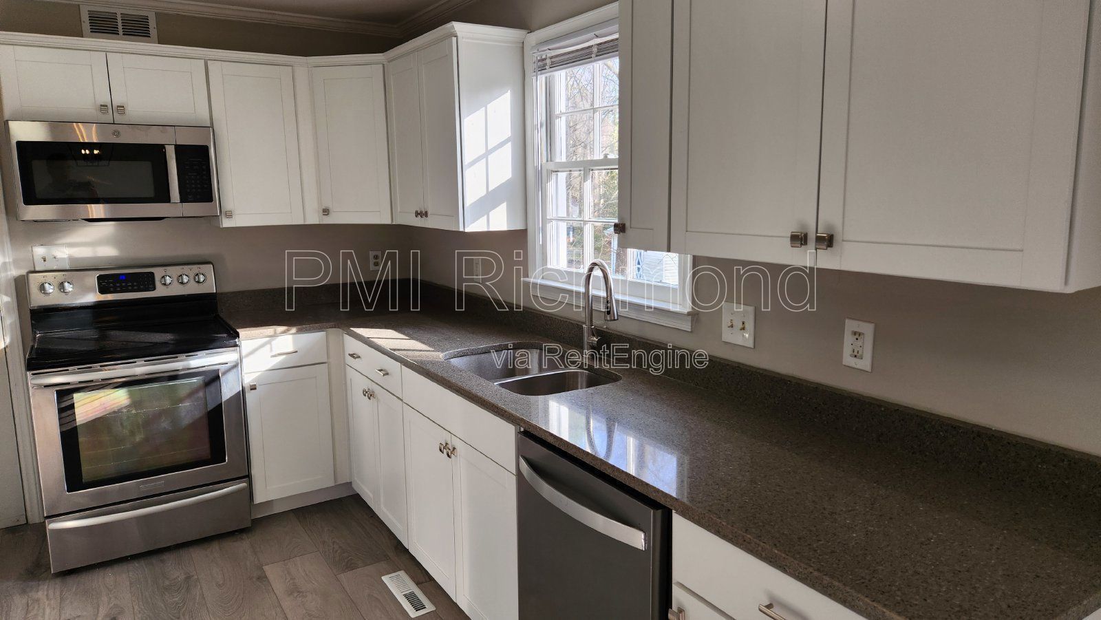 Enjoy this Spacious 4 Bed, 2.5 Bath Home in the Fernbrook Subdivision of North Chesterfield! property image