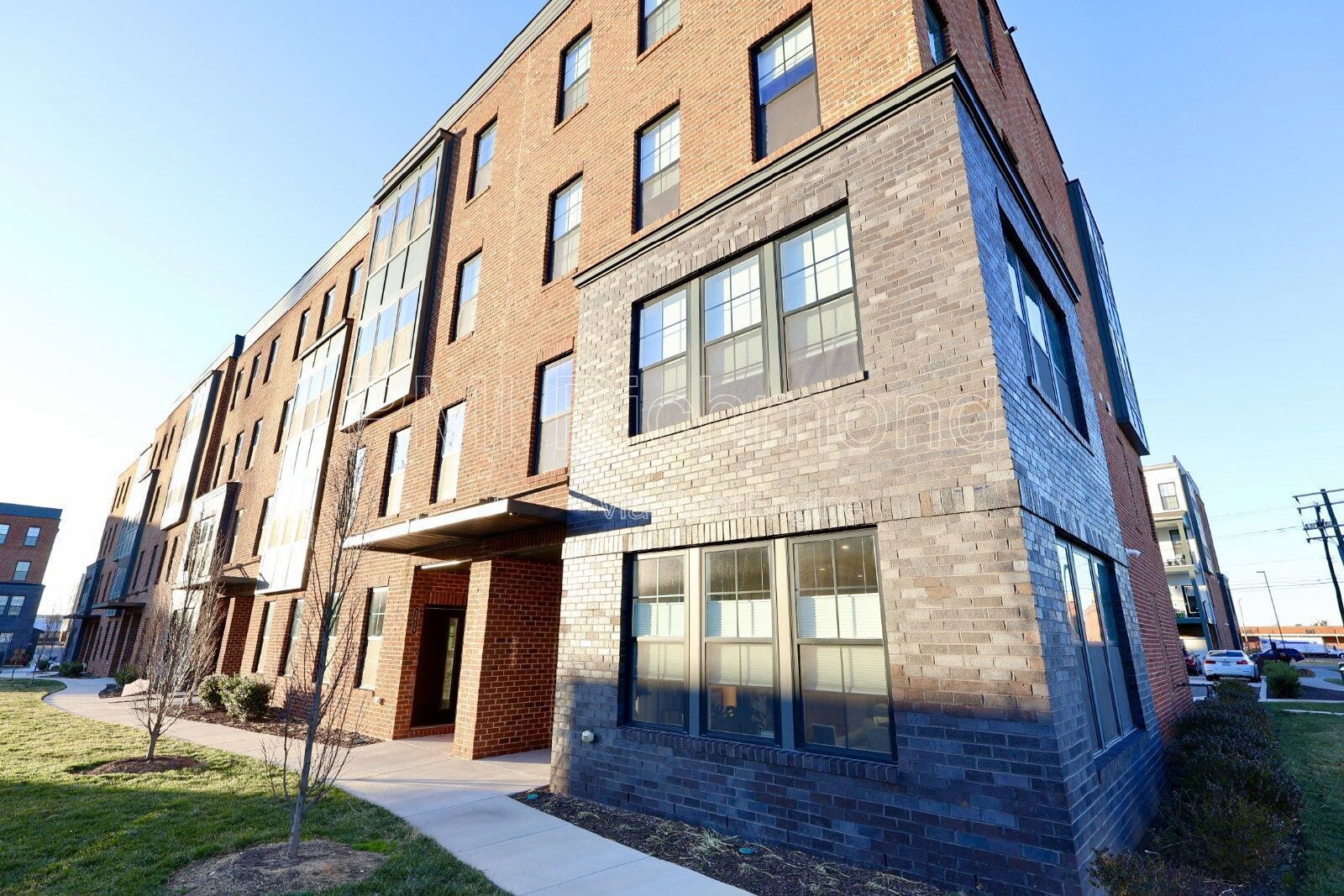 Stunning 2-Bed Condo with 2.5 Baths in the Heart of Richmond! property image