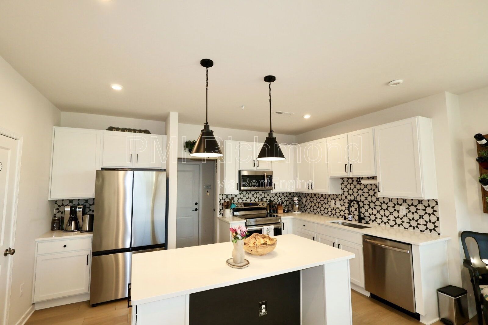 Stunning 2-Bed Condo with 2.5 Baths in the Heart of Richmond! property image