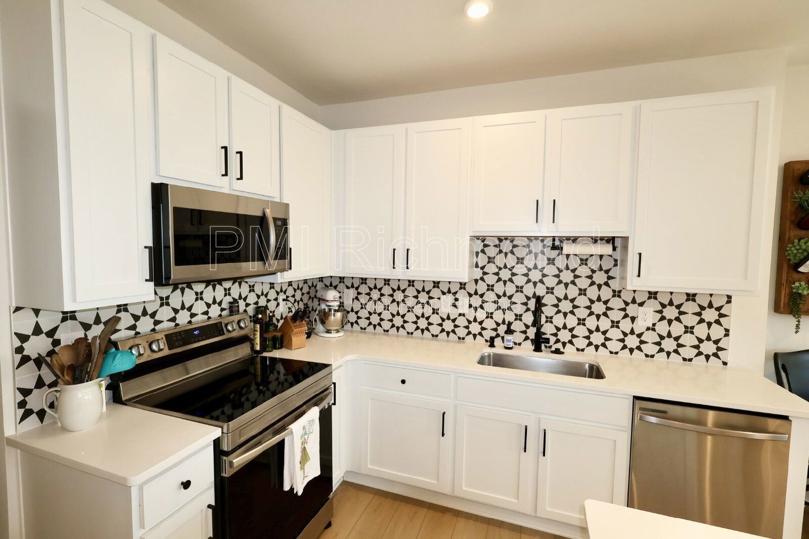 Stunning 2-Bed Condo with 2.5 Baths in the Heart of Richmond! property image