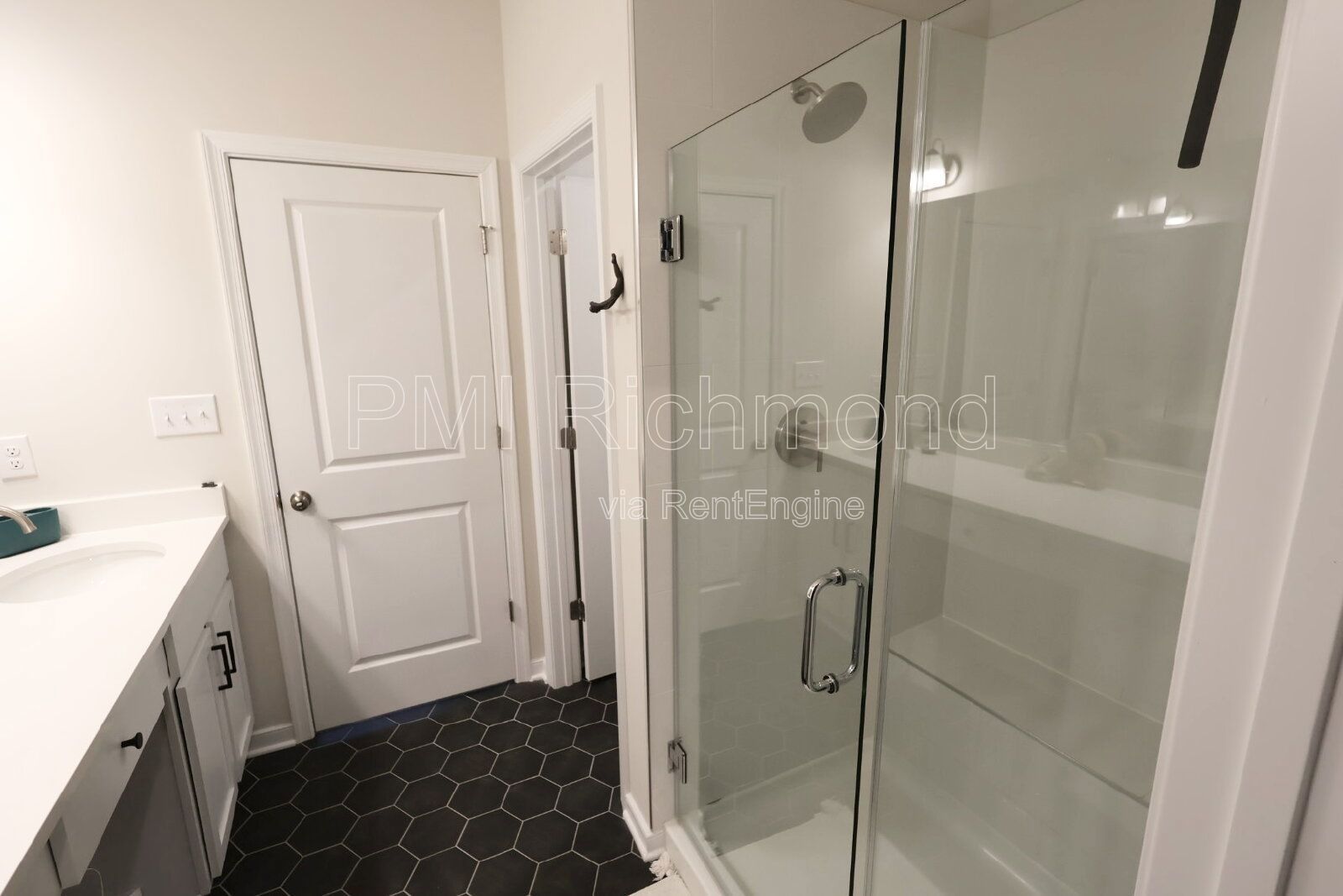 Stunning 2-Bed Condo with 2.5 Baths in the Heart of Richmond! property image