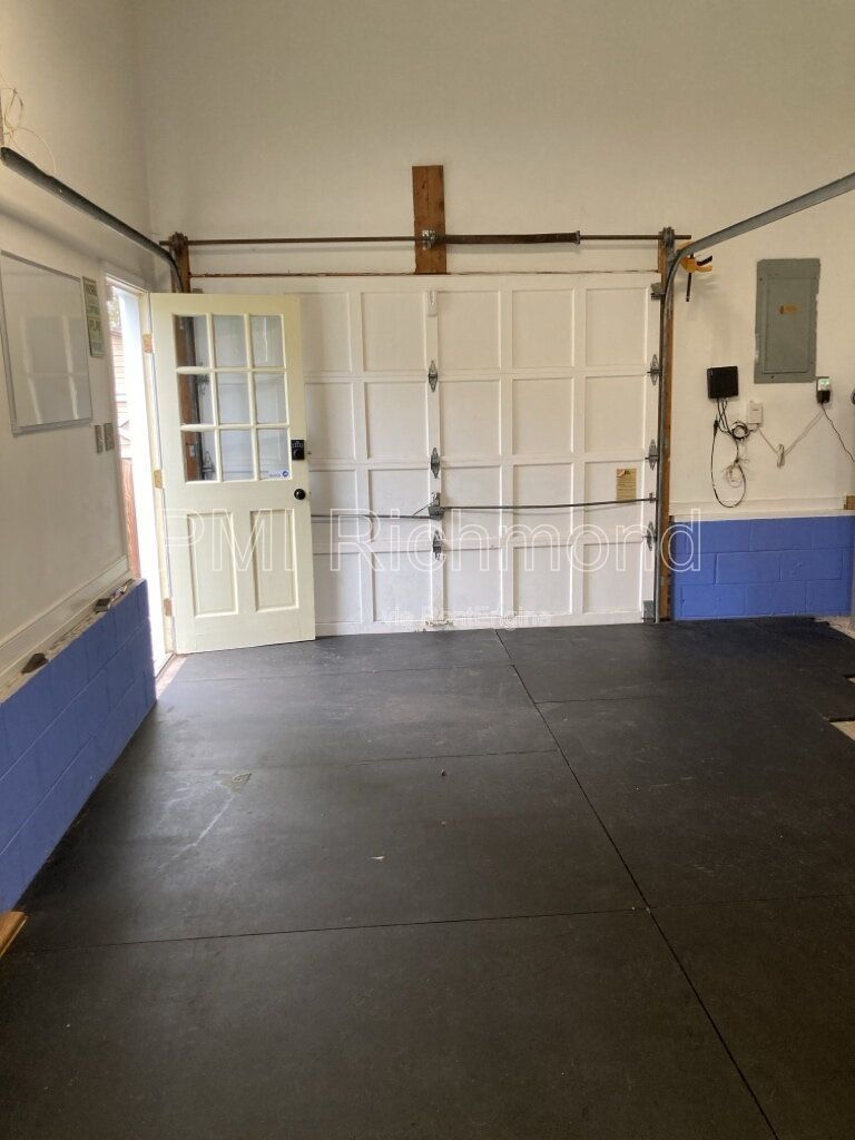 Spacious 4-Bed Colonial Style Home in The Woodlands Subdivision of Henrico! property image