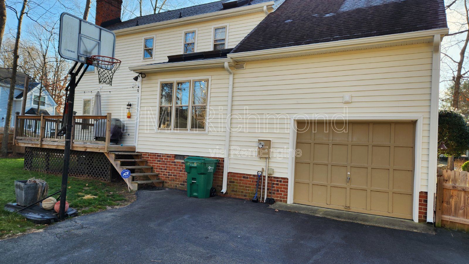 Spacious 4-Bed Colonial Style Home in The Woodlands Subdivision of Henrico! property image