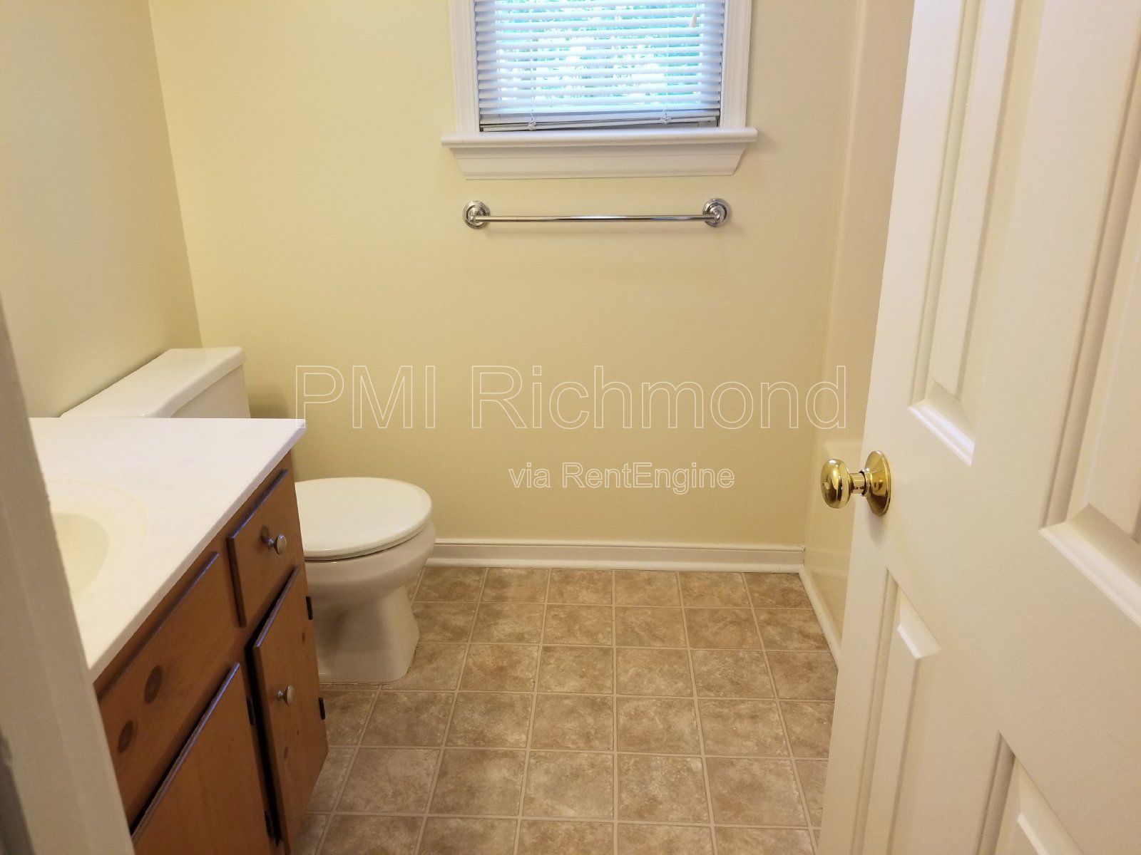 Beautiful Single Family Colonial Home in The Exbury Subdivision! property image