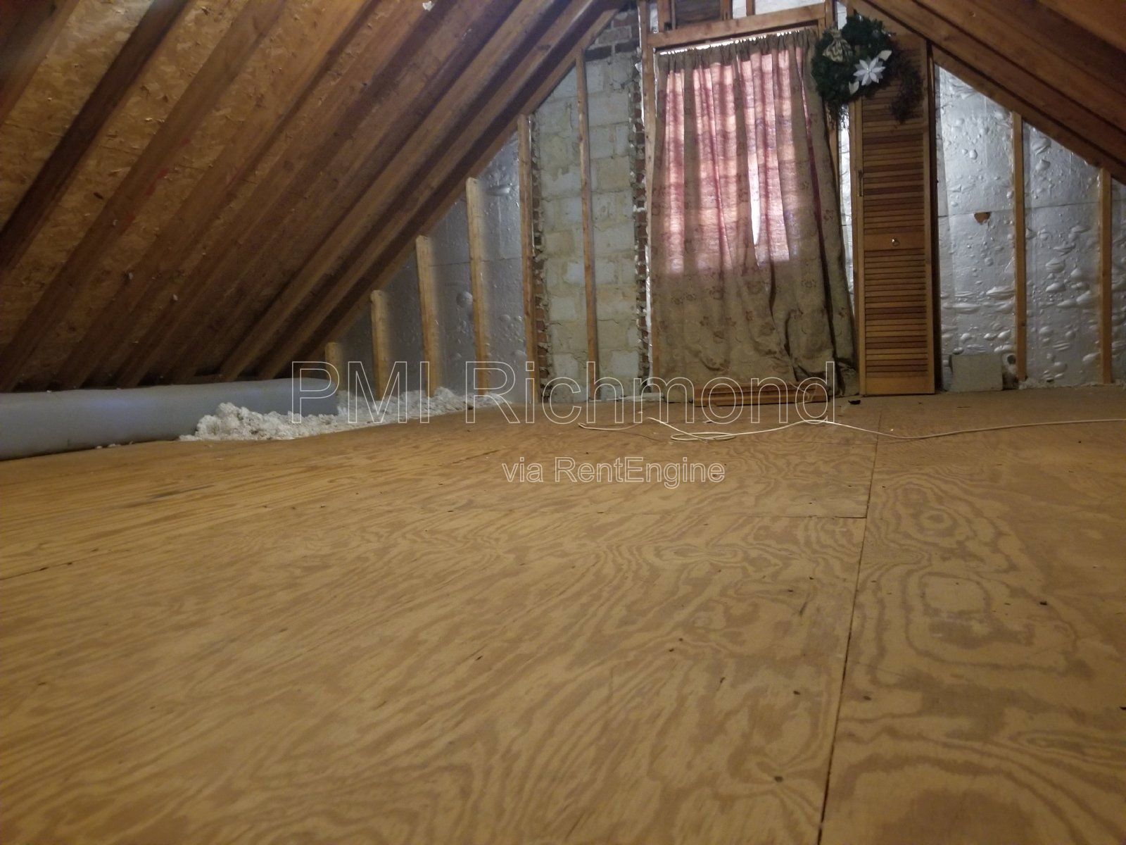 Beautiful Single Family Colonial Home in The Exbury Subdivision! property image