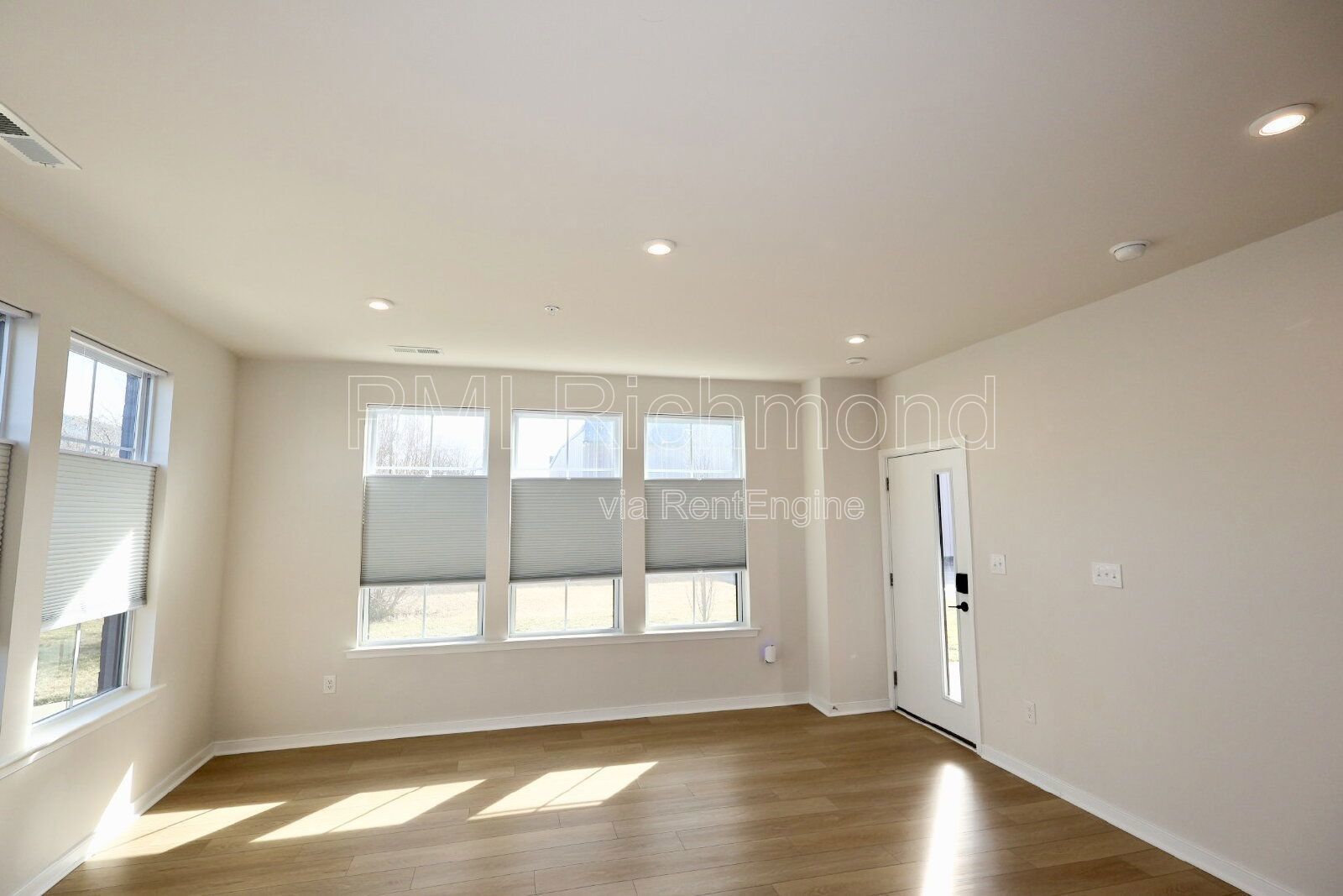 Stunning 2-Bed Condo with 2.5 Baths in the Heart of Richmond! property image