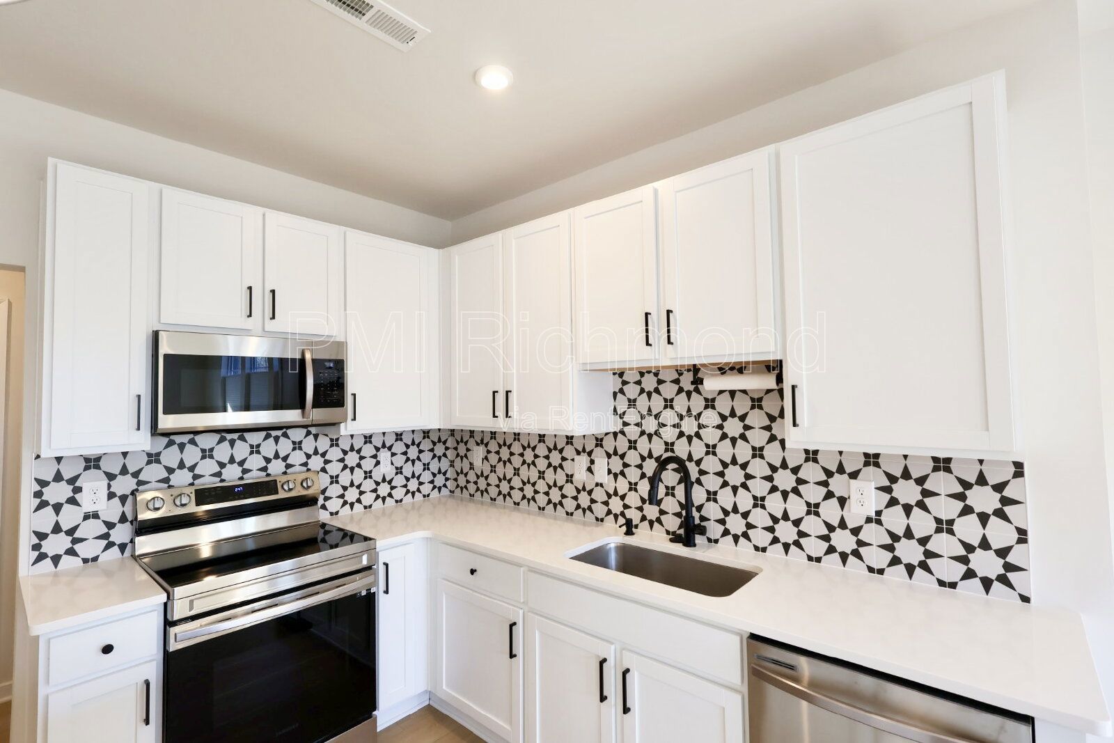 Stunning 2-Bed Condo with 2.5 Baths in the Heart of Richmond! property image