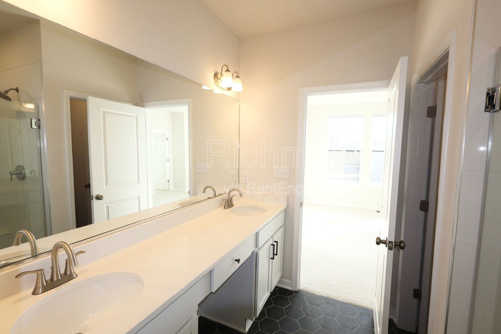 Stunning 2-Bed Condo with 2.5 Baths in the Heart of Richmond! property image