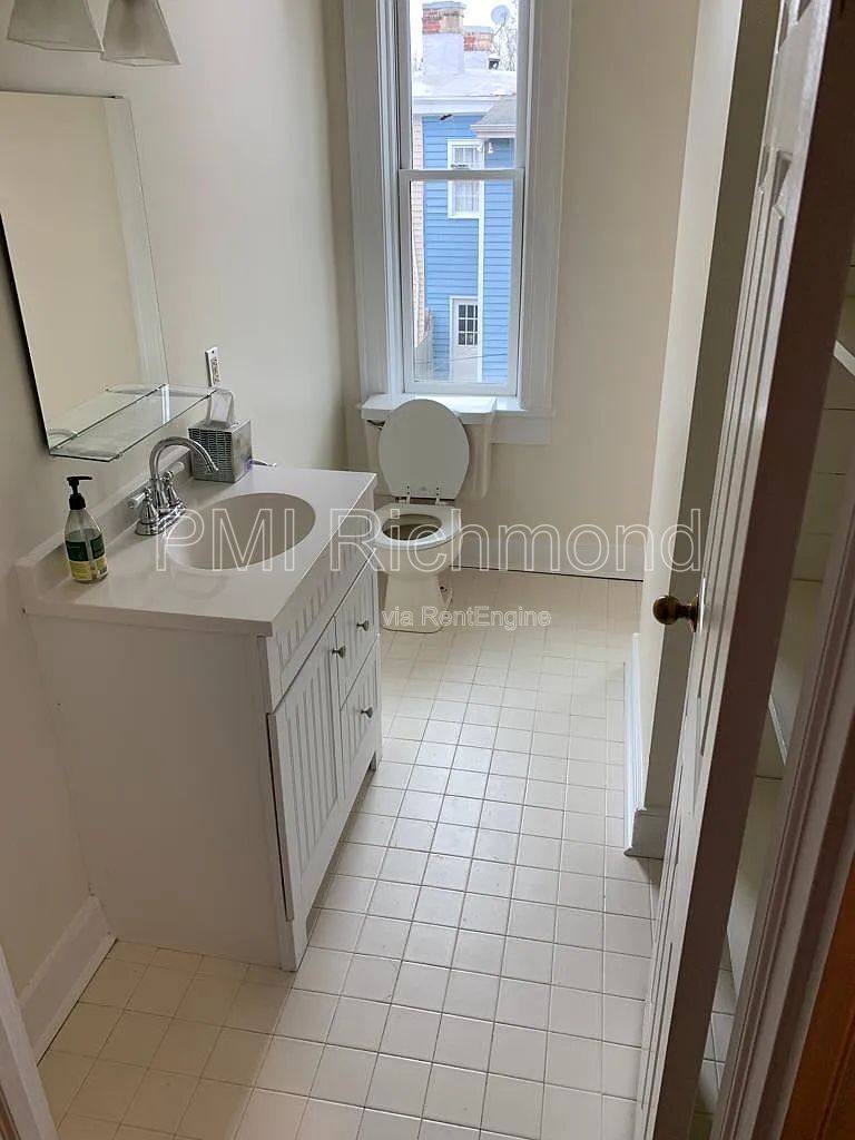 Charming 2-Bedroom Duplex Retreat in the Heart of Richmond! property image