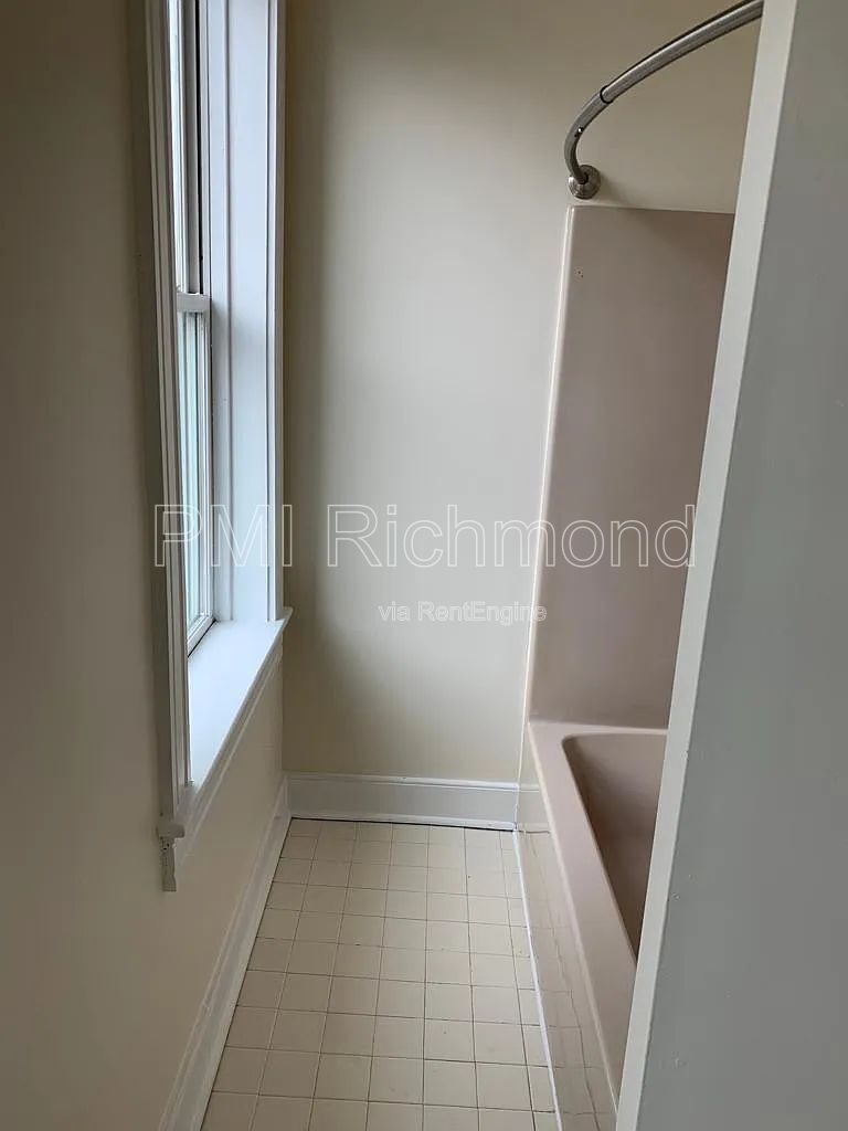 Charming 2-Bedroom Duplex Retreat in the Heart of Richmond! property image