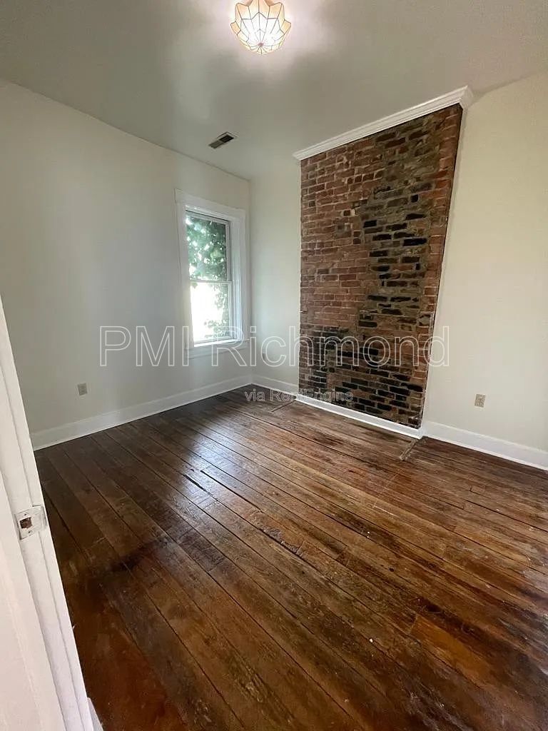 Charming 2-Bedroom Duplex Retreat in the Heart of Richmond! property image