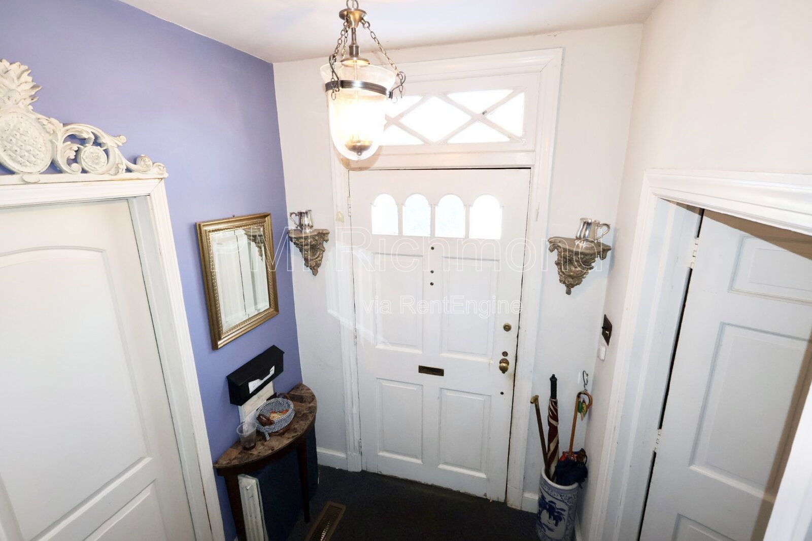 Cozy 2Bed, 1Bath Upstairs Apartment on Park Ave in Richmond! property image