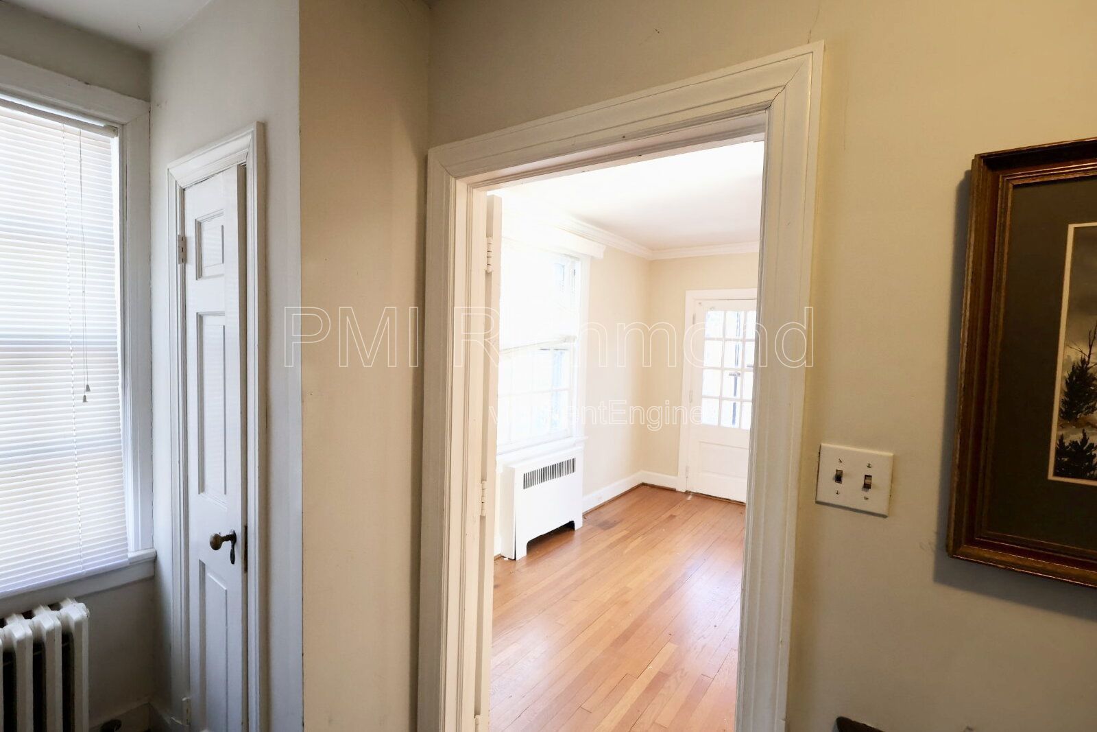 Cozy 2Bed, 1Bath Upstairs Apartment on Park Ave in Richmond! property image