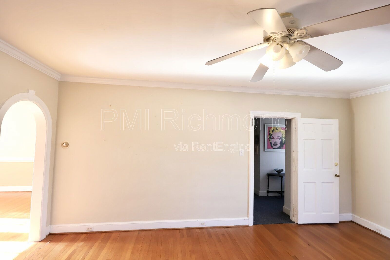 Cozy 2Bed, 1Bath Upstairs Apartment on Park Ave in Richmond! property image