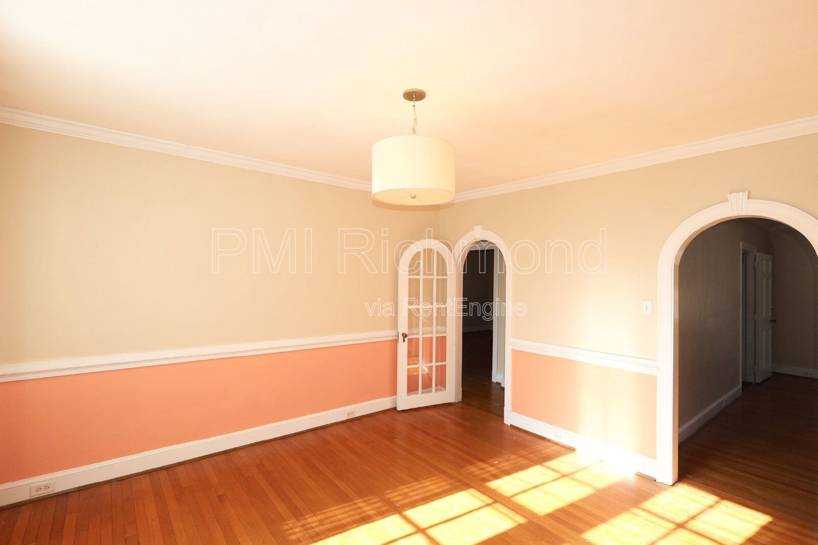 Cozy 2Bed, 1Bath Upstairs Apartment on Park Ave in Richmond! property image