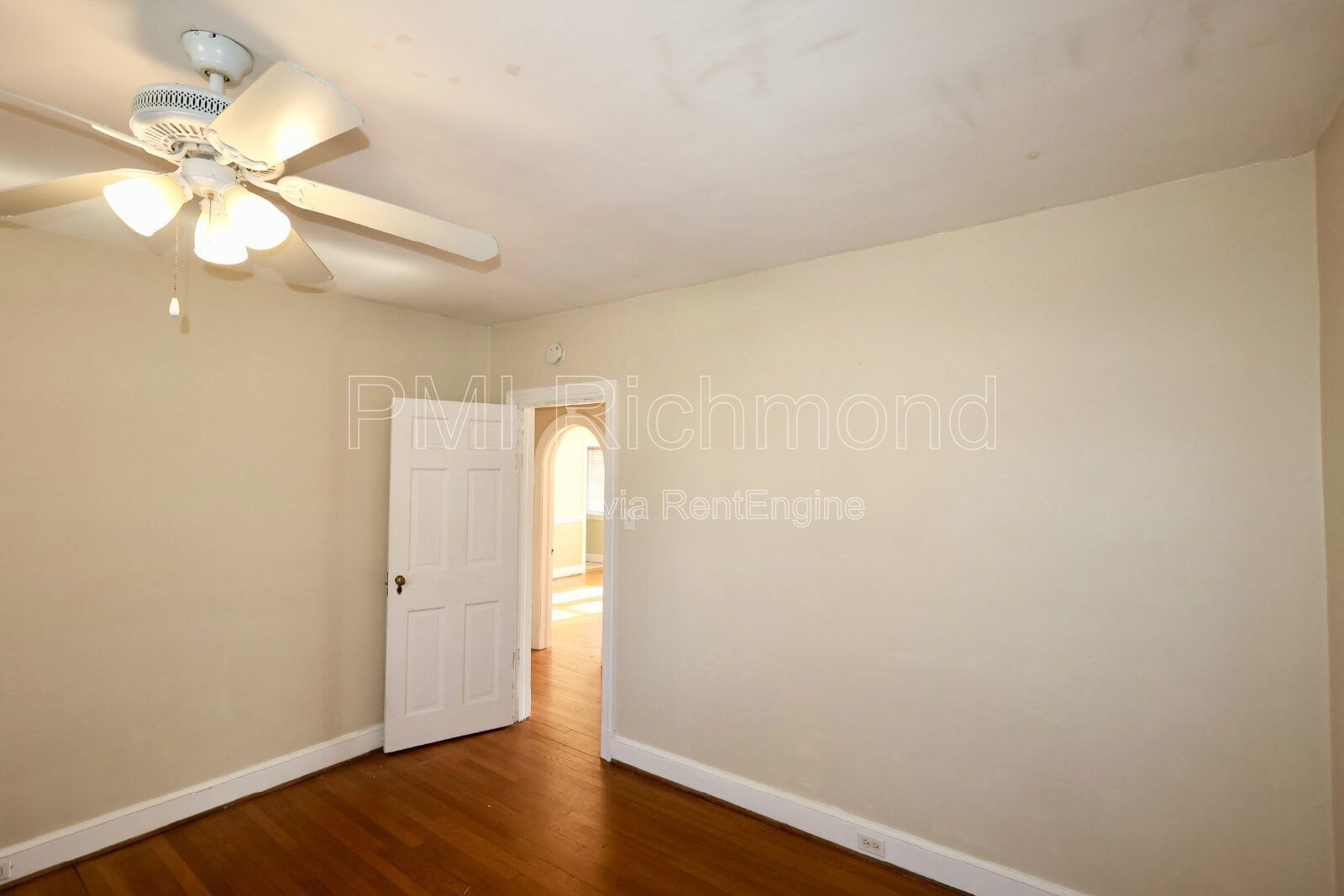 Cozy 2Bed, 1Bath Upstairs Apartment on Park Ave in Richmond! property image