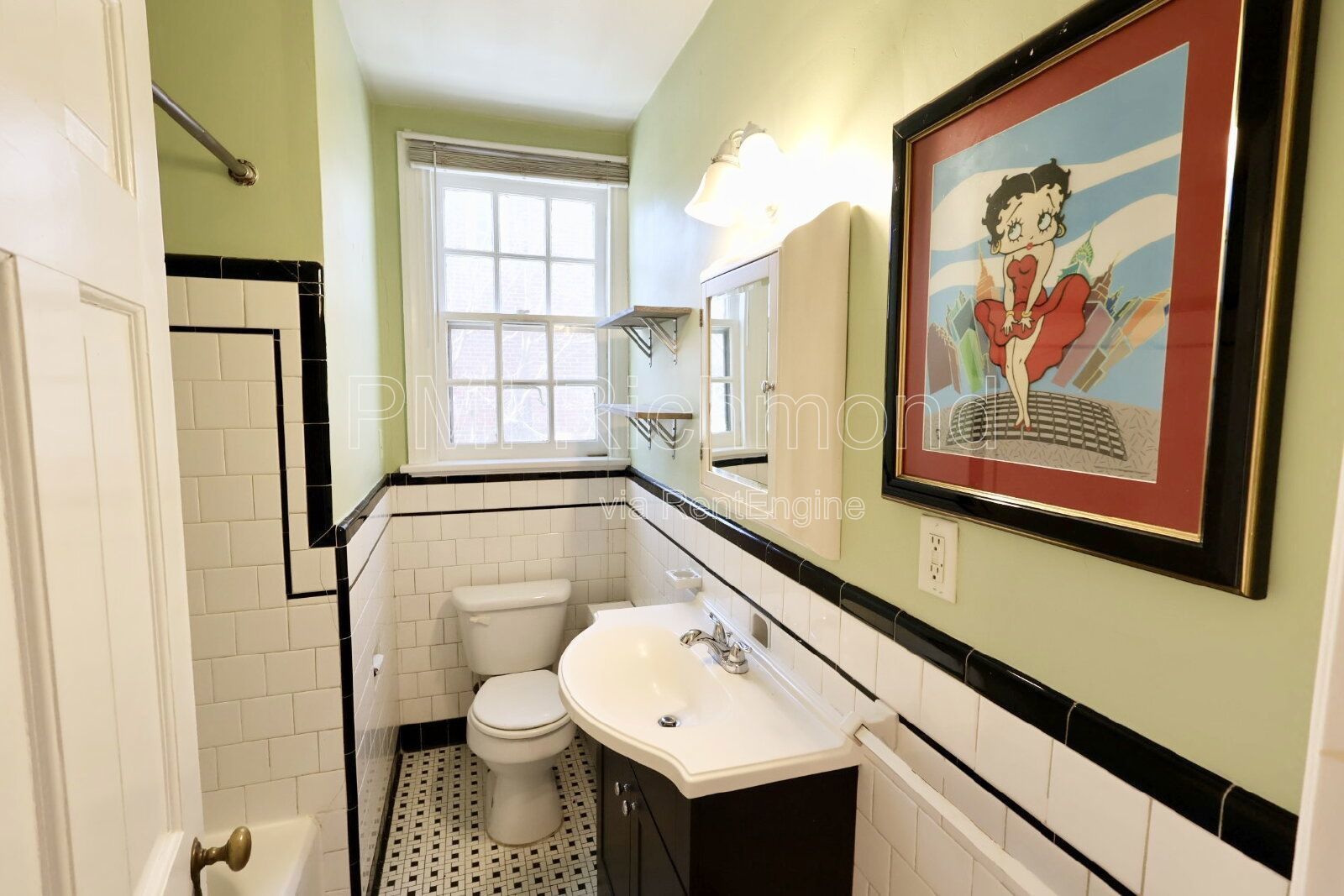 Cozy 2Bed, 1Bath Upstairs Apartment on Park Ave in Richmond! property image