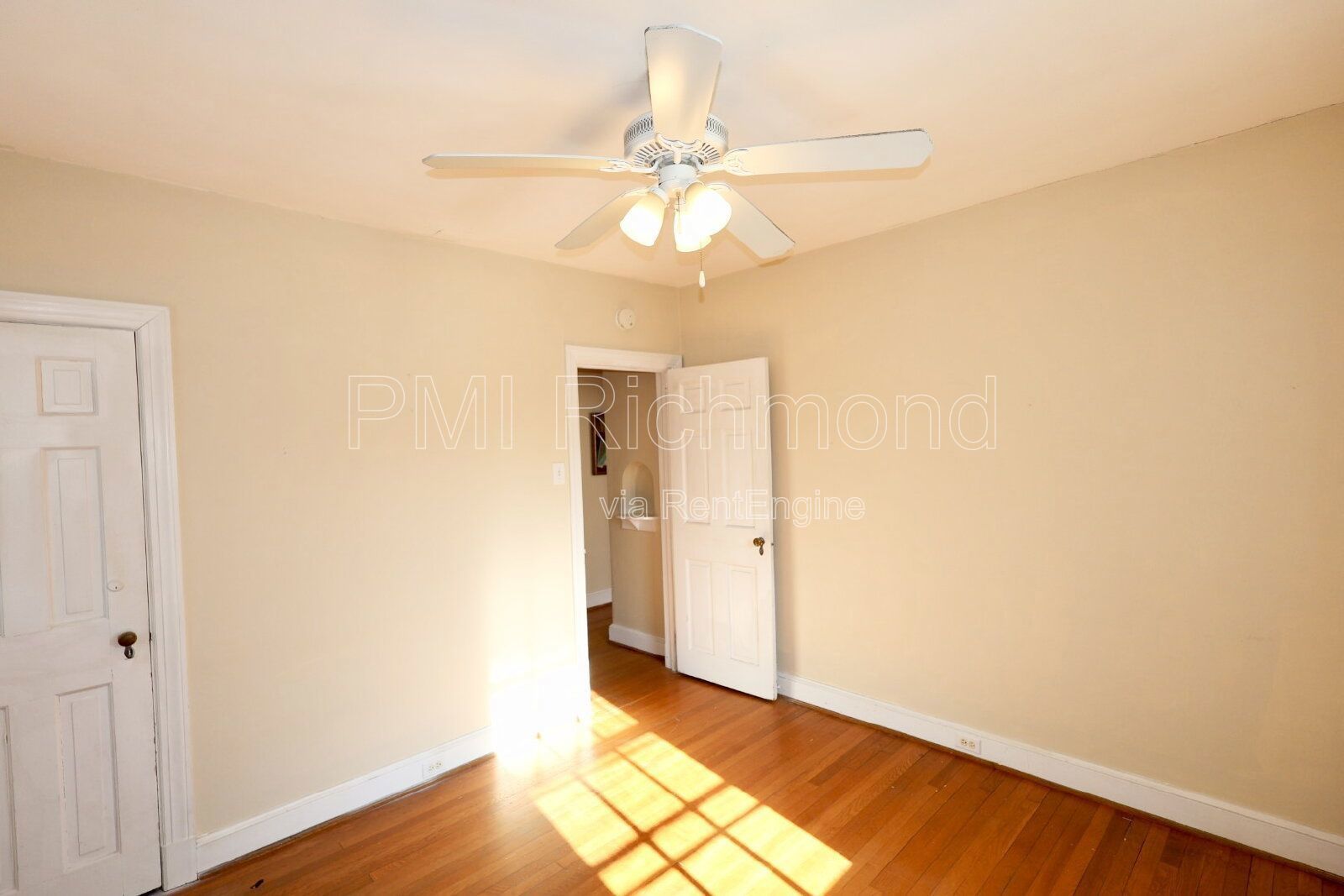 Cozy 2Bed, 1Bath Upstairs Apartment on Park Ave in Richmond! property image
