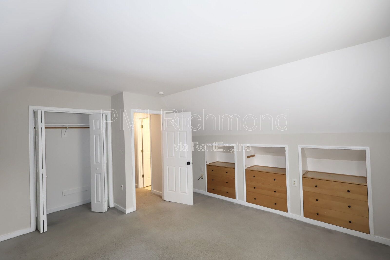 Luxurious 4-Bed Home in Bon Air Hills Subdivision of North Chesterfield! property image