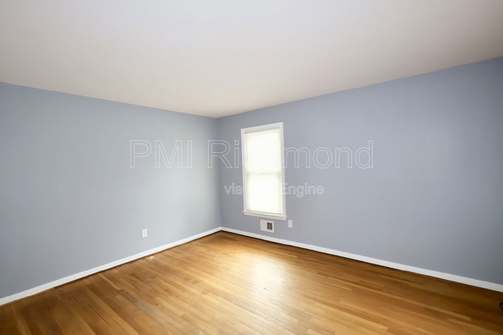 Lovely 3-Bed Retreat with Modern Comforts at 1929 Millsap Lane! property image