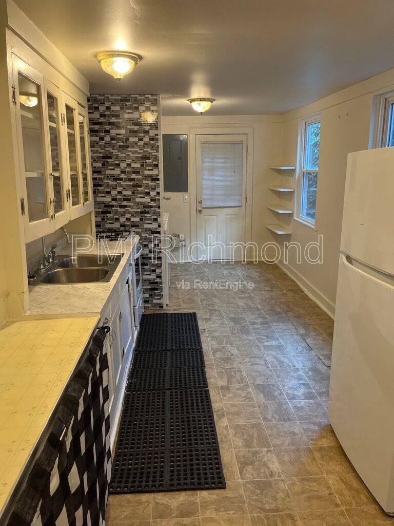 Beautiful 2-Story Home with Richmond Charm in Oregan Hill! property image