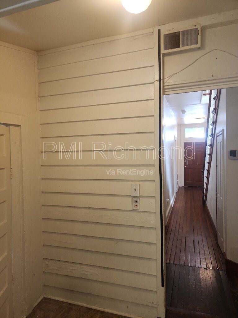 Beautiful 2-Story Home with Richmond Charm in Oregan Hill! property image