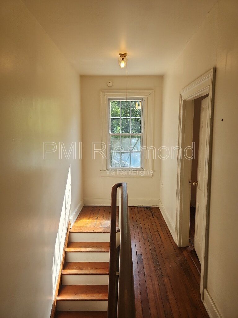 Beautiful 2-Story Home with Richmond Charm in Oregan Hill! property image