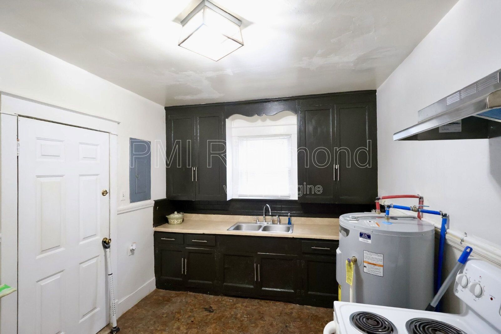 Quaint 4-Bed Richmond Retreat at 1910 Chicago Ave! property image