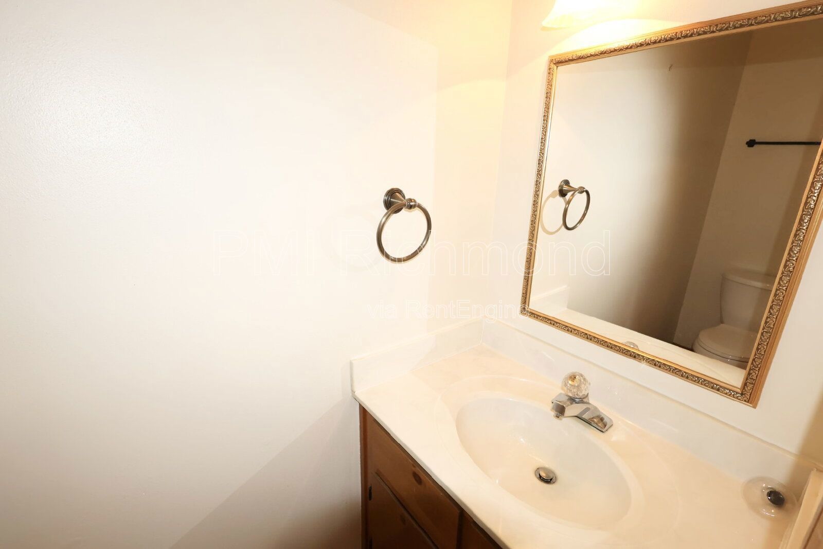 Beautiful Single Family Colonial Home in The Exbury Subdivision! property image