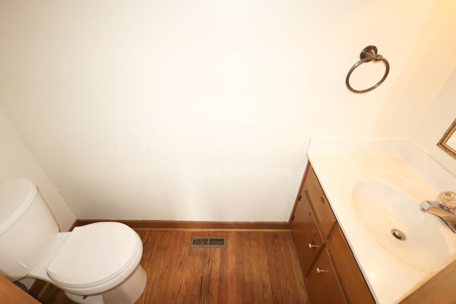 Beautiful Single Family Colonial Home in The Exbury Subdivision! property image