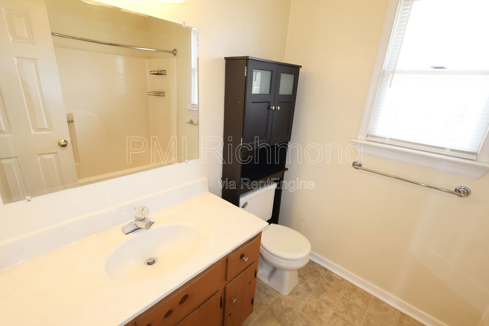 Beautiful Single Family Colonial Home in The Exbury Subdivision! property image